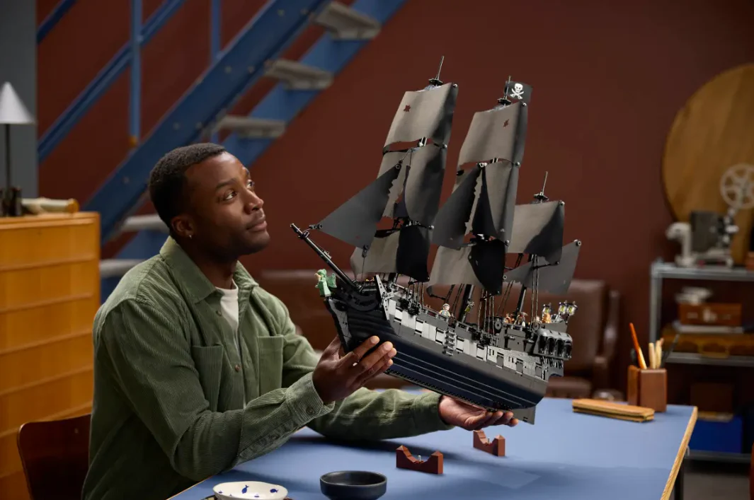 Captain Jack Sparrow's Pirate Ship - Image 12