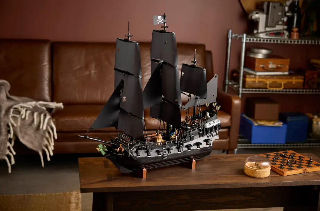 Captain Jack Sparrow's Pirate Ship - Image 13