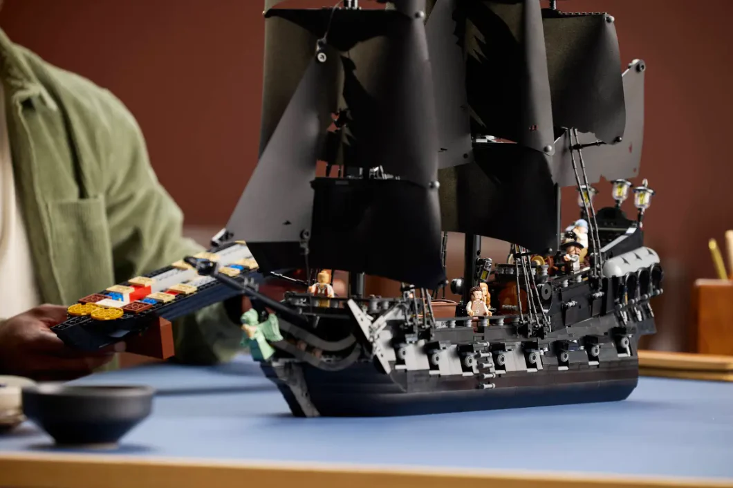 Captain Jack Sparrow's Pirate Ship - Image 17