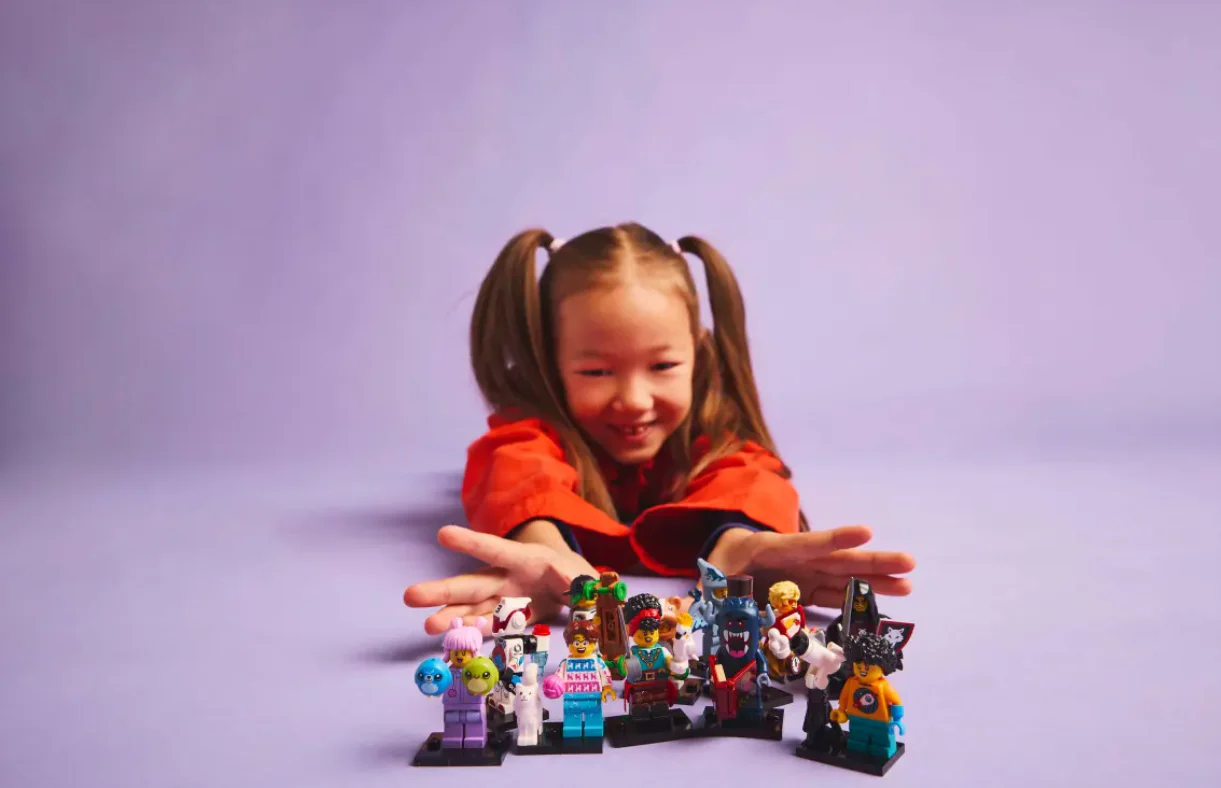 Series 27 Minifigures - Image 6
