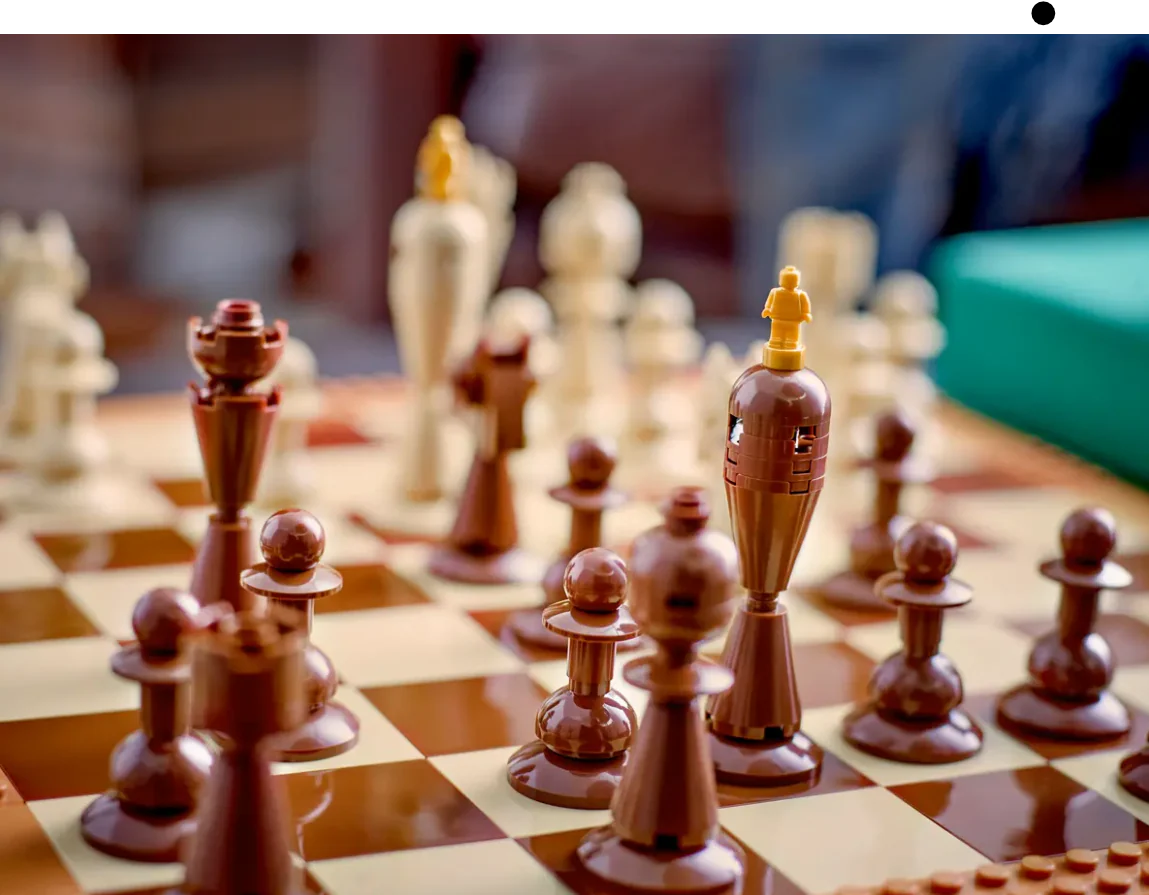 Traditional Chess Set - Image 5