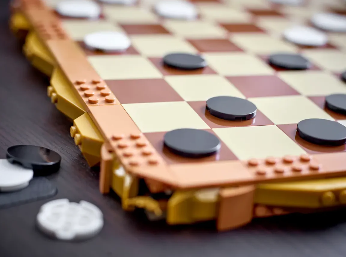 Traditional Chess Set - Image 6