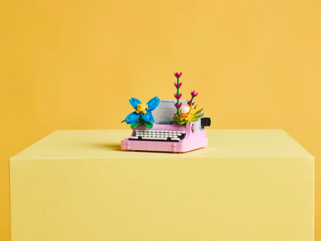 Typewriter with Flowers 3-in-1 - Image 9